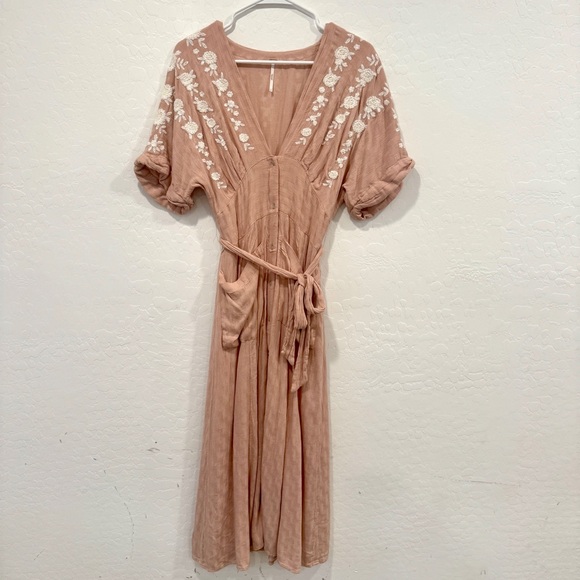 Free People Love to Love You Midi Dress Womens Small Pink Embroidered Bohemian - Picture 2 of 9